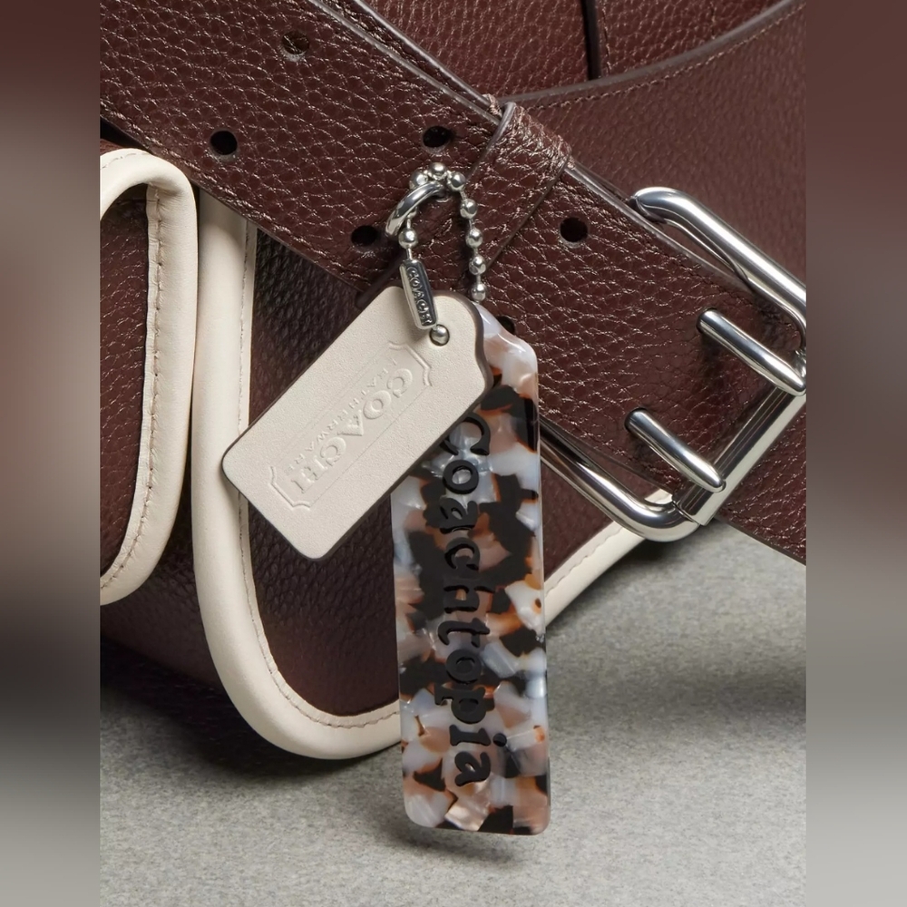 Coachtopia Cargo Wavy Dinky Bag In Pebbled Coachtopia Leather - Picture 8 of 16